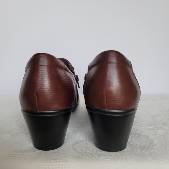 CLARKS Bendables Slip-On Buckle Detail- Brown color- Women's Size 9M - Picture 12 of 14